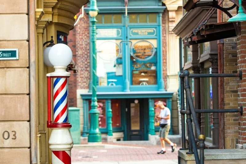 Sharp Cuts, barber in Universitas